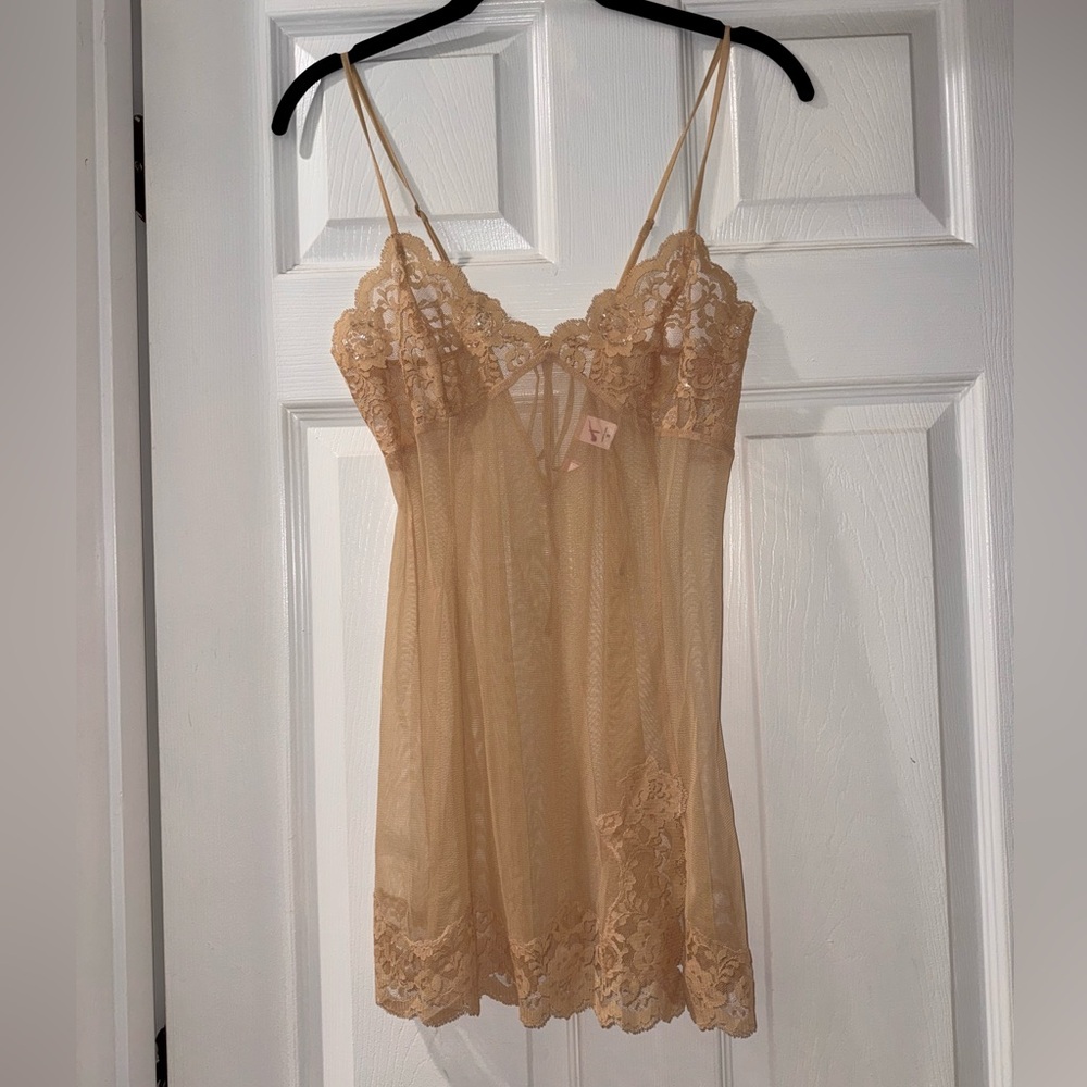 Victoria secrets vintage Y2K Elegant Lace Trim Tan Chemise slip dress small